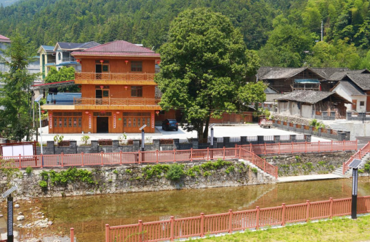 重庆秀山：“凉资源”撬动“热经济” 乡村治理焕发新活力_fororder_微信图片_20250829151245