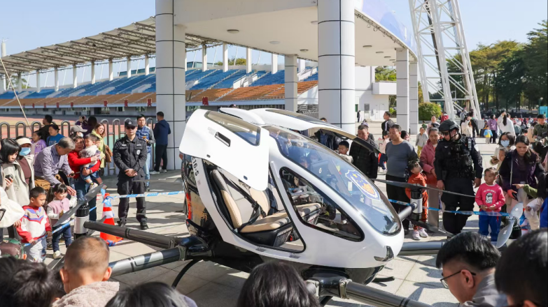 中国初の警察用有人搭乗型ドローン、広州黄埔公安に配備！_fororder_10646191 (1)