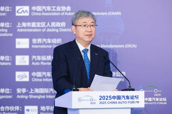 从“引进”到“输出” 中国汽车全球化走出特色航路  位置：要闻列表+移动端资讯_fororder_[8]从“引进”到“输出” 中国汽车全球化走出特色航路2678
