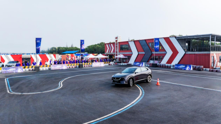 长安马自达2025粉丝盛典盛大开幕 400万中国用户共启品牌新程  位置：资讯+移动端资讯_fororder_【2】长安马自达2025粉丝盛典盛大开幕 400万中国用户共启品牌新程1044