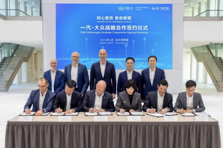 一汽-大众即将成为中国首家产销突破3000万辆乘用车企_fororder_【1】一汽-大众即将成为中国首家产销突破3000万辆乘用车企470