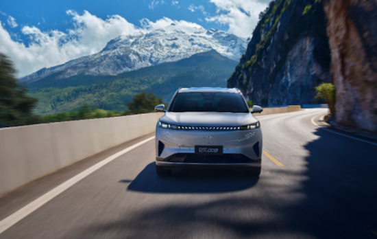20万预算优选 舒适大气SUV：东风奕派eπ008五座版_fororder_【1】20万预算优选 舒适大气SUV：东风奕派eπ008五座版1218
