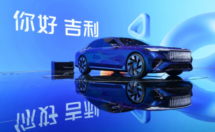 从Eva Cab到“跃迁计划”：吉利展示双引擎_fororder_焦点图