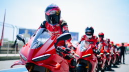 【资讯+移动端资讯】杜卡迪全新Panigale V4正式上市 重新定义高性能骑行时代