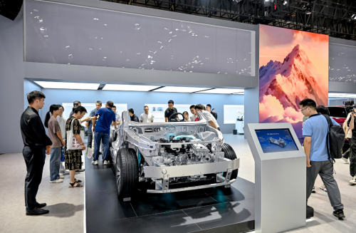 赛力斯亮相2025智博会 以技术集群彰显智能化领先实力