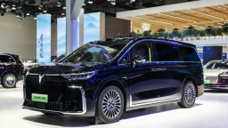 华为乾崑上车30万级MPV 岚图梦想家定义高端智能MPV新标杆