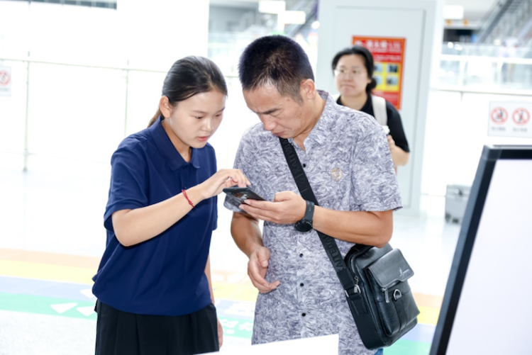 北汽品牌入驻北京朝阳站 旅客近距离感受首都智造 位置：资讯_fororder_【2】北汽品牌入驻北京朝阳站 旅客近距离感受首都智造483