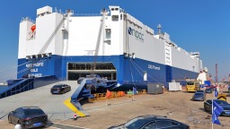 满足国际海运安全新规的汽车运输船在山东完工