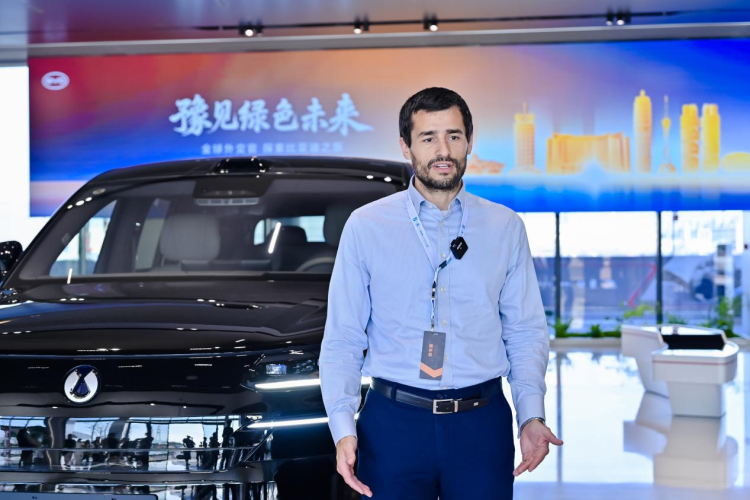 阿根廷外交官德罗・巴西利科：比亚迪汽车让每个人都能体会到速度、舒适和豪华_fororder_图片3