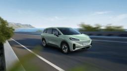 纯电续航520km 车机升级 新款极狐考拉S上市