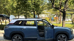 双前脸设计 燃油、插混、纯电三种动力 五菱星光560实车亮相