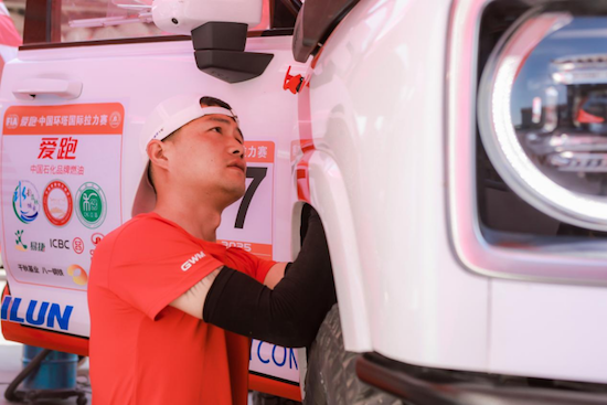 沙海战火点燃 2025长城环塔车队荣耀发车 位置：资讯+移动端资讯_fororder_【1】沙海战火点燃 2025长城环塔车队荣耀发车1390
