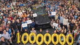 特斯拉全球第1000万辆电动车正式下线