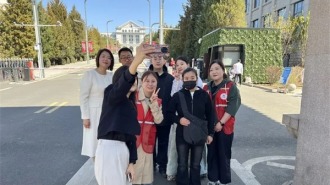 各地游客参加延边州“来多彩延边·览边境春光”中华民族一家亲体验活动