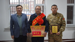 蛟河市军地联合为现役军人家庭送喜报