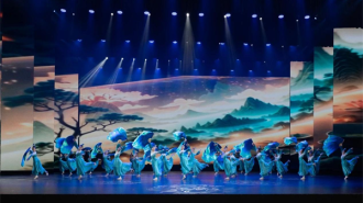 延吉《山河入画来》节目表演惊艳亮相全国中小学生书画比赛颁奖会