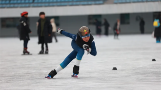 3天4万人 首个雪假 延吉全民健身体育中心冰场热潮涌动