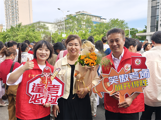 延吉市退役军人志愿者开展助力高考公益活动_fororder_吉林退役志愿者2