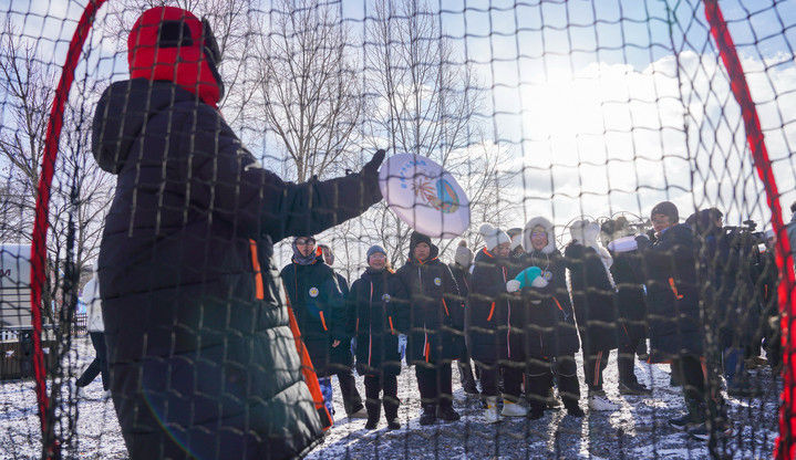 雪地撒欢 热“雪”沸腾——“雪假”让青少年奔赴冰雪运动之约
