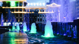 璀璨喷泉点亮夜生活 延吉夏夜魅力尽显