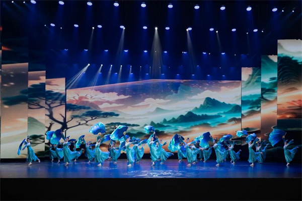 延吉《山河入画来》节目表演惊艳亮相全国中小学生书画比赛颁奖会_fororder_吉林山河