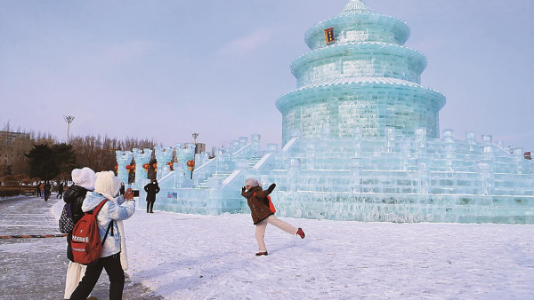 特色冰雕亮相长春新民大街