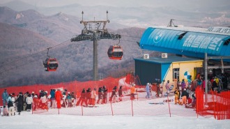 普及冰雪运动 鼓励带薪休假——吉林设立“冰雪假期”