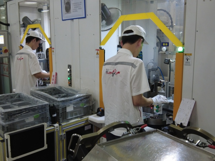 创新筑梦·长春汽开智造进行时丨“数智”赋能创新路：一汽旗新动力科技公司的突破与担当