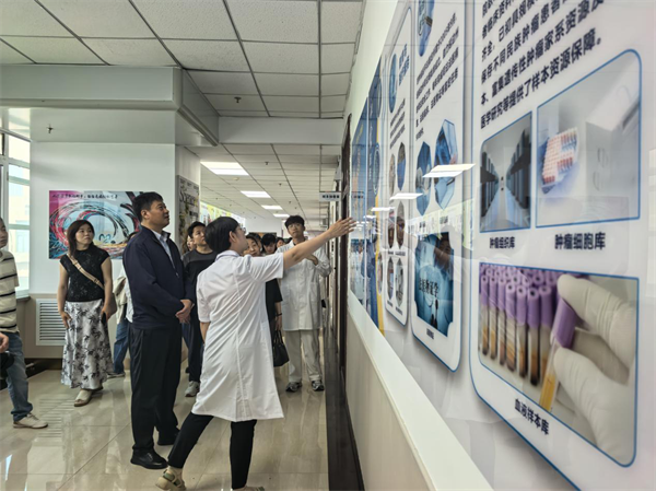 延吉企业家进高校开展实践活动 寻求校企合作机会_fororder_吉林企业家进高校