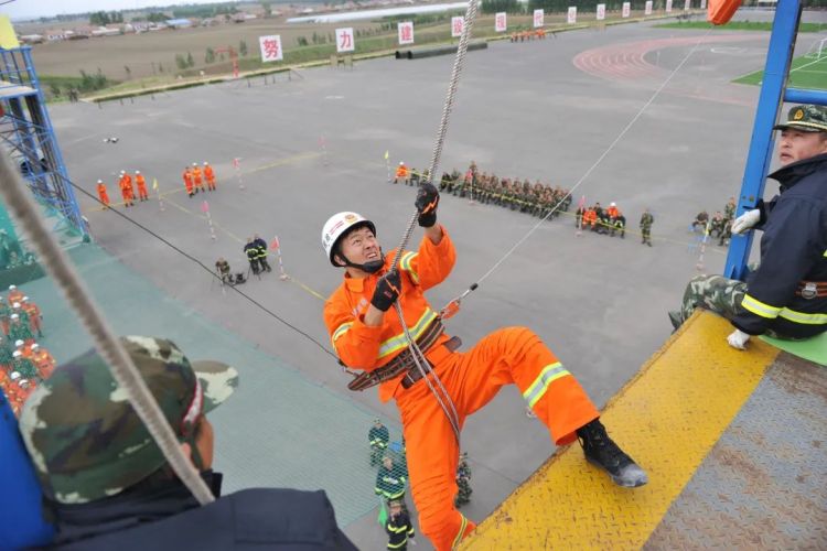 （最美军人专题）中国退役军人丨刘亮：从“橄榄绿”到“火焰蓝”，依然是向险冲锋的战士