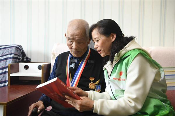 抗战老兵刘庆恩：从战场通讯兵到红色血脉传承者_fororder_吉林老兵刘庆恩3