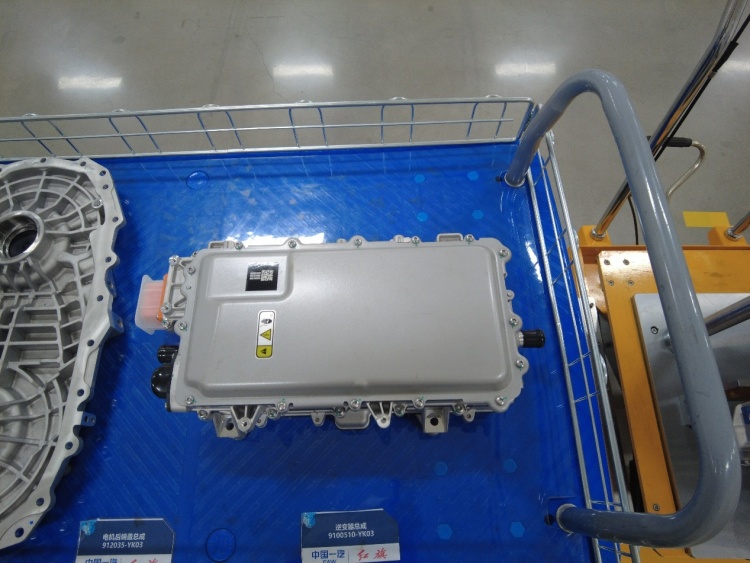 创新筑梦·长春汽开智造进行时丨“数智”赋能创新路：一汽旗新动力科技公司的突破与担当