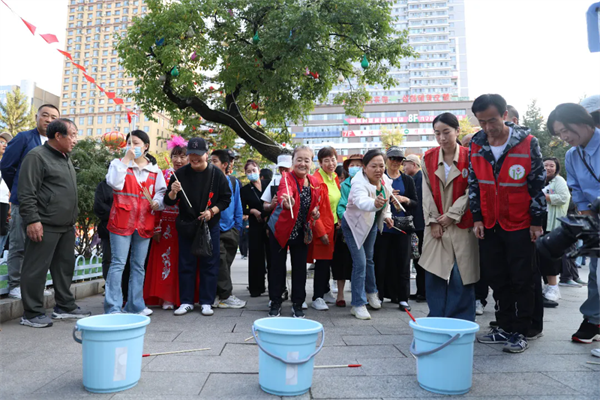 来多彩延边 庆中华佳节 各族家庭在延吉共享民族歌舞美食盛宴_fororder_吉林多彩延边4