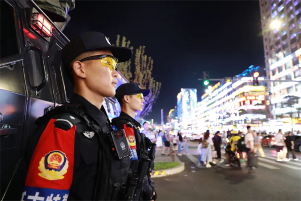 延吉市公安局靠前服务 为延吉旅游增添平安底色_fororder_吉林公安1