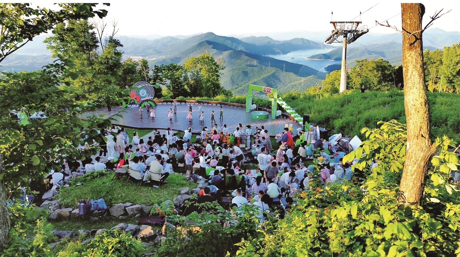 吉林市2025消夏避暑露营季吸引游客纷至沓来