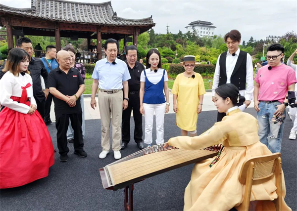 “爱上吉林”节目组走进延吉 沉浸式体验朝鲜族风情_fororder_吉林爱上1