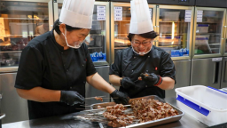 延吉：一串烤串的鲜香里 藏着罗宫羊肉串店最暖的初心与坚守