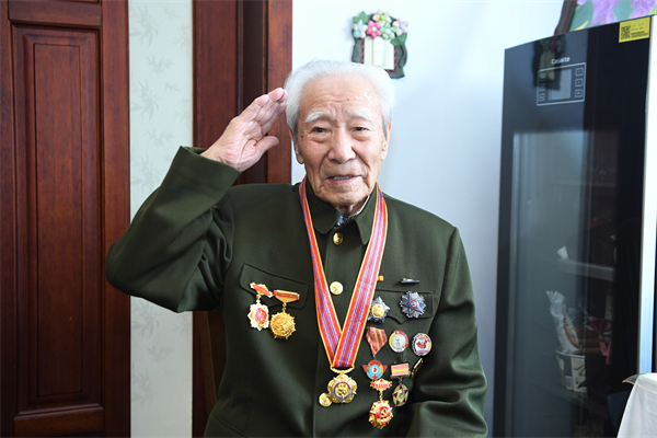 抗战老兵朱开富：戎马一生铸忠魂  铁血丹心映山河_fororder_图片1