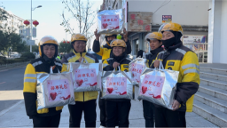 延吉40名“最美骑手”收到御寒礼物
