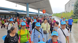 首个享受“引客入延”专项奖补政策的旅游专列抵达延吉