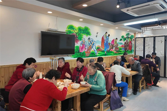 党建引领老年助餐服务 托起老年人“幸福餐盘”_fororder_吉林老年主餐