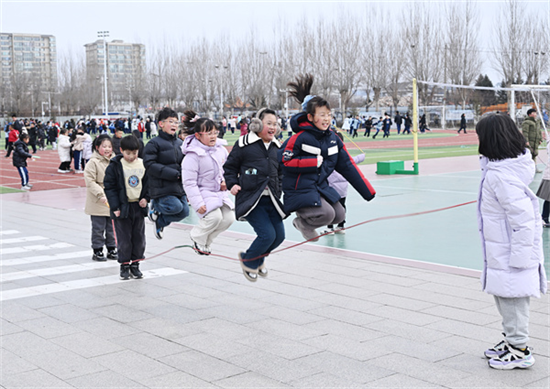 延吉市中小学“加长版”课间让学生的快乐“升级”_fororder_图片1