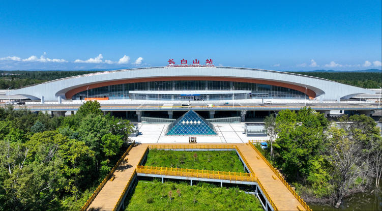 沈白高铁铺就振兴发展康庄大道