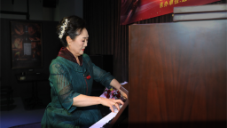 延吉市中老年钢琴演奏会奏响爱国强音