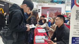 延吉市举办“两送两帮”就业包保攻坚行动暨退役军人军属专场招聘会
