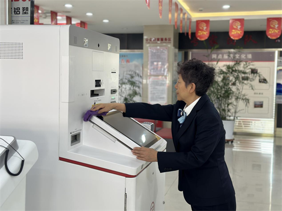 匠心铸就温暖  平凡书写大爱 ——吉林工行“学习雷锋精神 争做时代先锋”_fororder_图片1