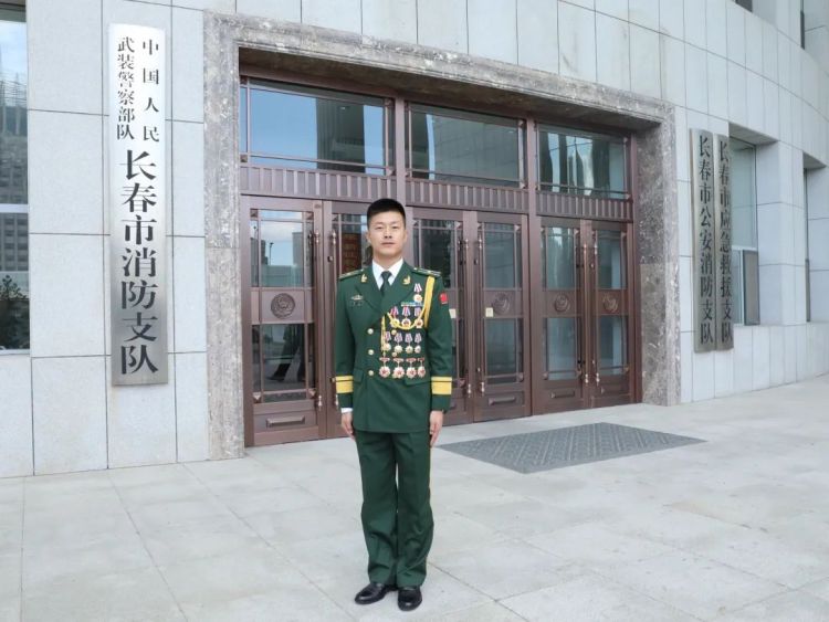 （最美军人专题）中国退役军人丨刘亮：从“橄榄绿”到“火焰蓝”，依然是向险冲锋的战士