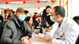 长春市青年路军休所开展“学雷锋 献爱心 送温暖”志愿服务活动