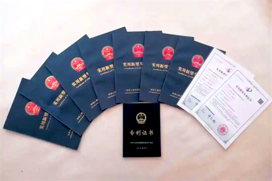 延吉：“农民发明家”用十二项国家专利让农民“直起腰”务农_fororder_吉林农民发明家2