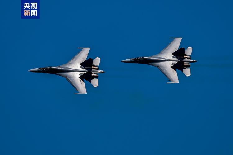 空警-500和歼-20同框！长春航空展第一波高清大图来了